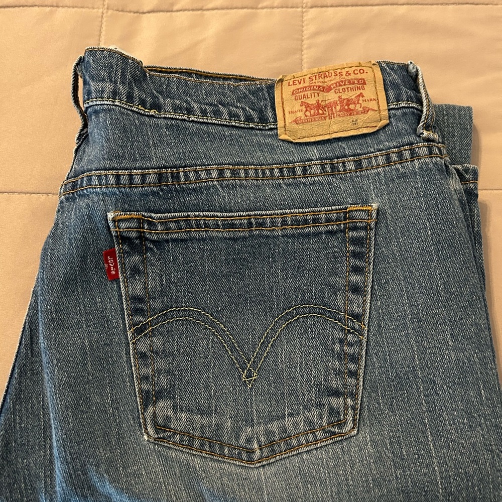 Women’s blue jeans, 16 medium
